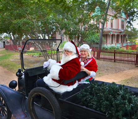 Santa and Mrs Claus at Heritage Farmstead.jpg